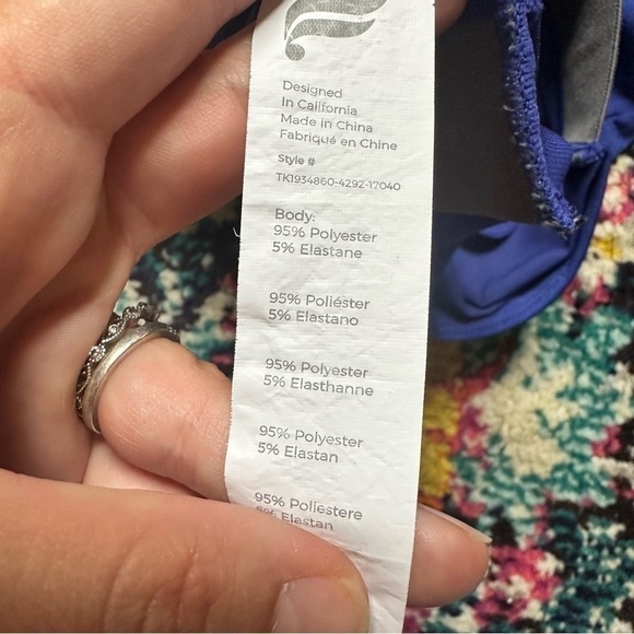 Fabletics Crop Sleeveless Top Size Medium Twist Front - Picture 4 of 4